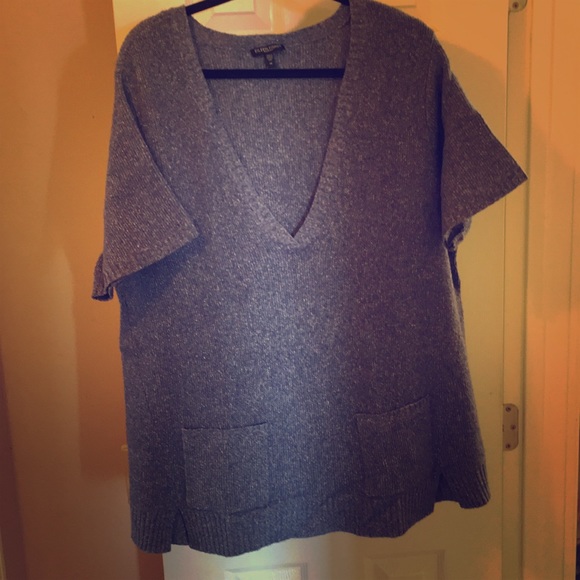 Eileen Fisher Tops - Ellen Fisher knit top with front pockets, like new